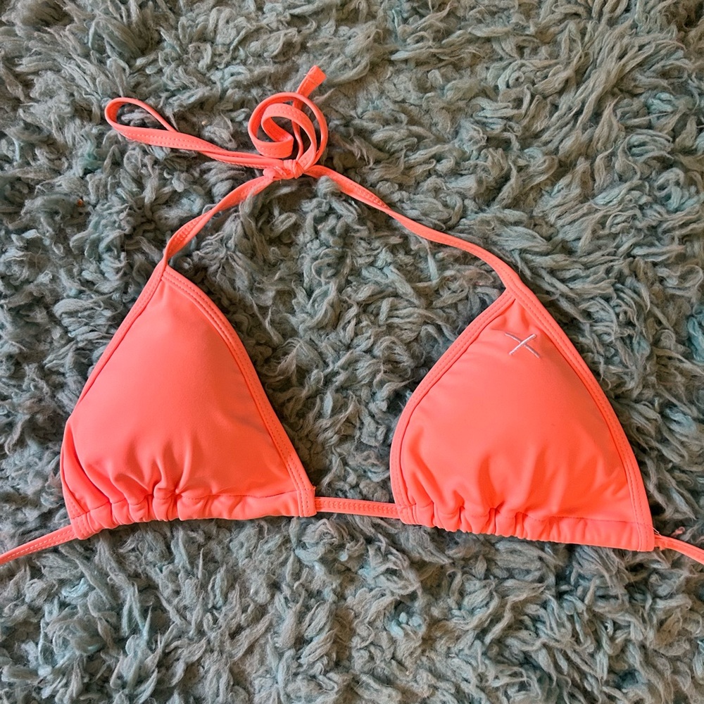 Boutine LA Coral Bikini Top